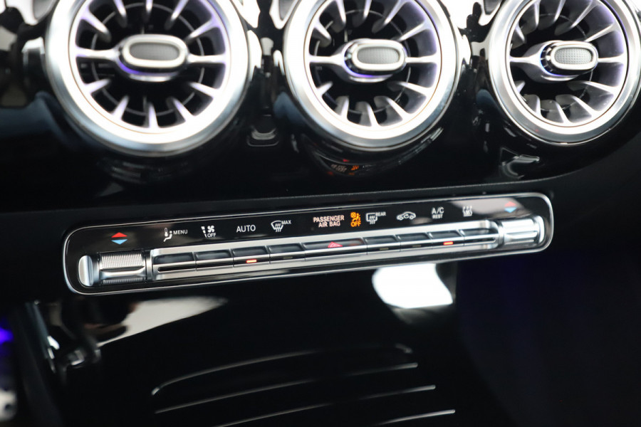 Mercedes-Benz A-Klasse 250e AMG | 218PK | Pano | Sfeerverlichting | Burmester | Multibeam | Leder | Distronic | Stuurwielverwarming | Trekhaak | 2024.