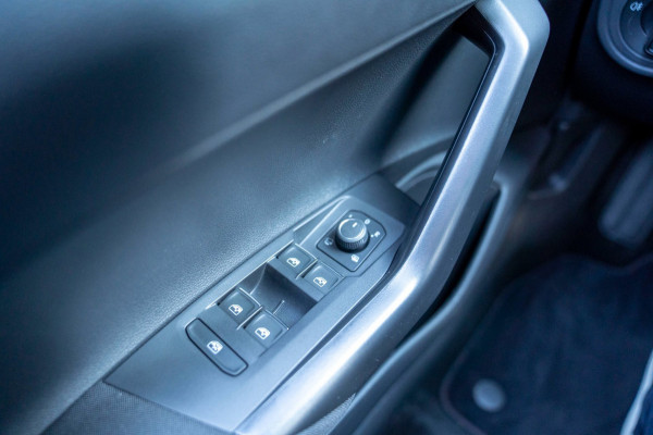 Volkswagen Polo 2.0 TSI GTI|Prijs rijklaar incl. 12 mnd garantie|DAB Carplay/Android auto LMV Stoelverwarming PDC Blindspot