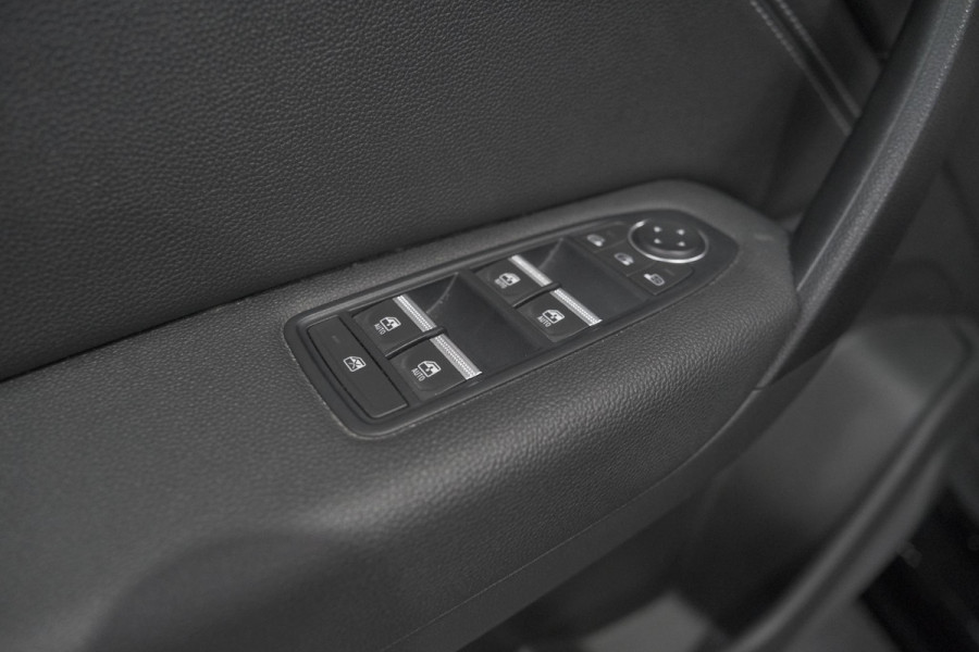 Renault Captur 1.6 E-Tech full hybrid 145 techno | Pack Full Screen | Camera | Navigatie | Allseason Banden