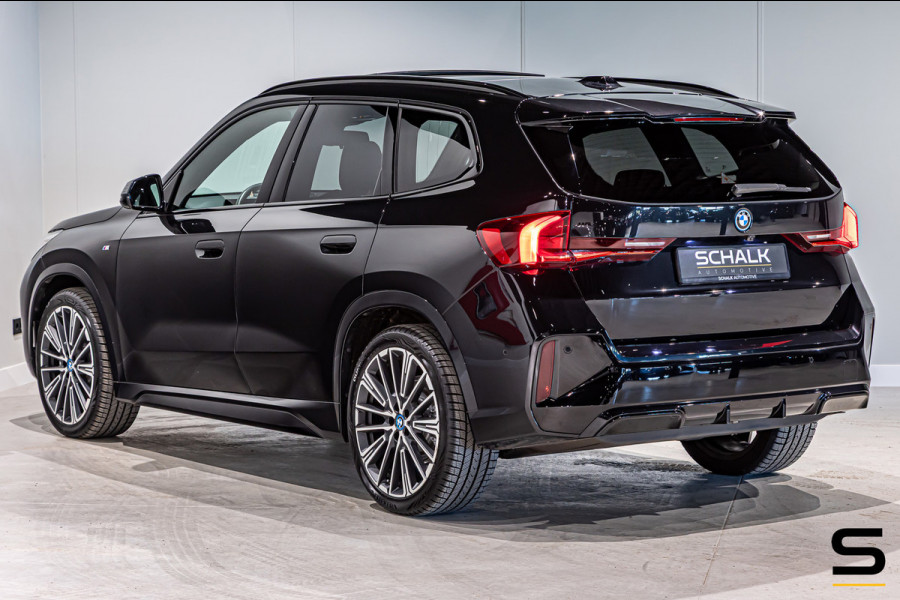BMW iX1 XDrive30 Launch Edition 67 kWh|M-sport|Pano|H&K|NAP