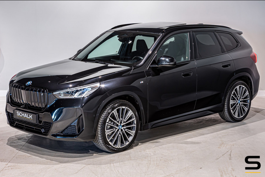 BMW iX1 XDrive30 Launch Edition 67 kWh|M-sport|Pano|H&K|NAP