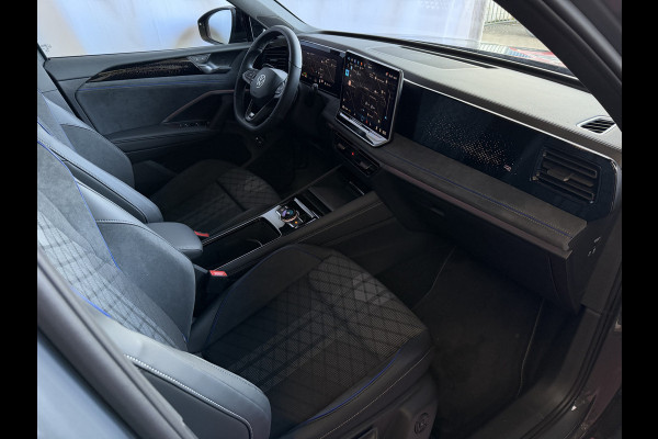 Volkswagen Tiguan 1.5 eHYBRID 272 PK NW AUTO R-LINE VW.TREKHAAK BLACK PANO XL.NAVI STOEL/STUUR VERW. BLACK.STYLE 360.CAM ELEK.KLEP MATRIX.LED 20'' PHEV PLUG IN HYBRID ✅Top Auto's Wijchen , 30 Jaar Specialist in Volkswagen  : Alle Type's : R-Line Edition / Style / First Edition / Highline / Life , Zowel PHEV / HEV / MHEV / Benzine ✅