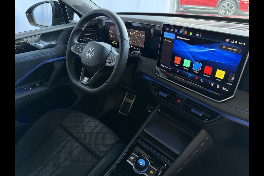 Volkswagen Tiguan 1.5 eHYBRID 272 PK NW AUTO R-LINE VW.TREKHAAK BLACK PANO XL.NAVI STOEL/STUUR VERW. BLACK.STYLE 360.CAM ELEK.KLEP MATRIX.LED 20'' PHEV PLUG IN HYBRID ✅Top Auto's Wijchen , 30 Jaar Specialist in Volkswagen  : Alle Type's : R-Line Edition / Style / First Edition / Highline / Life , Zowel PHEV / HEV / MHEV / Benzine ✅