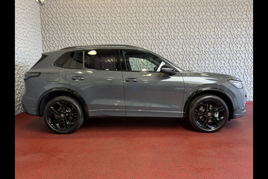 Volkswagen Tiguan 1.5 eHYBRID 272 PK NW AUTO R-LINE VW.TREKHAAK BLACK PANO XL.NAVI STOEL/STUUR VERW. BLACK.STYLE 360.CAM ELEK.KLEP MATRIX.LED 20'' PHEV PLUG IN HYBRID ✅Top Auto's Wijchen , 30 Jaar Specialist in Volkswagen  : Alle Type's : R-Line Edition / Style / First Edition / Highline / Life , Zowel PHEV / HEV / MHEV / Benzine ✅