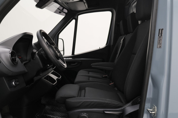 Mercedes-Benz Sprinter 317 CDI Automaat L2H1 3-Zits, Cruise, Camera, Apple Carplay, LED, Zonneklep, DAB, Trekhaak, 18''