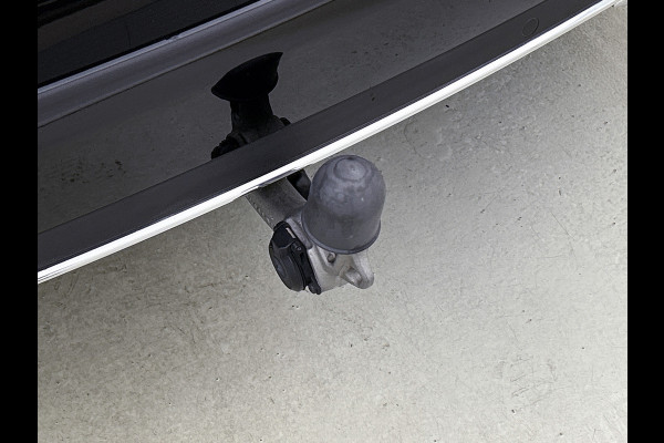 Mercedes-Benz C-Klasse Estate 180 Business Solution Avantgarde Trekhaak | Panoramadak | Multi spaaks lichtmetalen velgen | Navigatie | Parking support | Inclusief 24 maanden MB Certified garantie voor Europa.