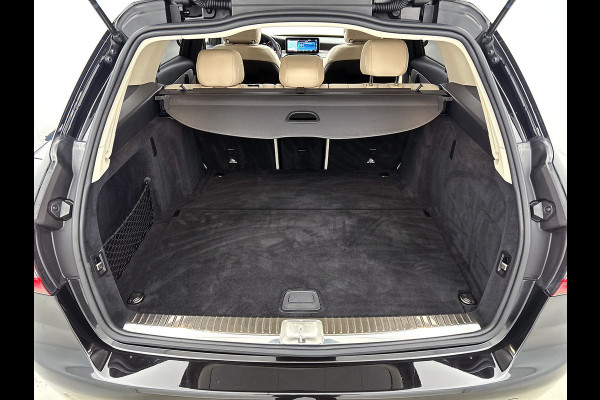 Mercedes-Benz C-Klasse Estate 180 Business Solution Avantgarde Trekhaak | Panoramadak | Multi spaaks lichtmetalen velgen | Navigatie | Parking support | Inclusief 24 maanden MB Certified garantie voor Europa.