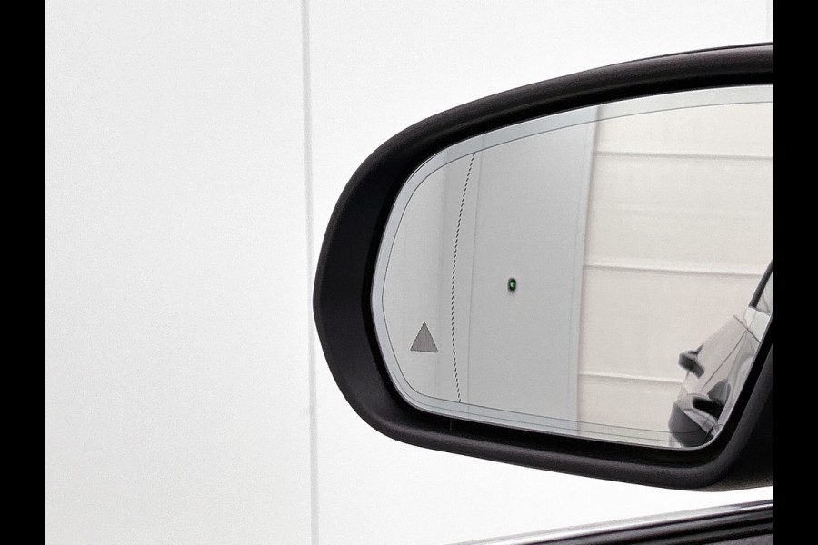 Mercedes-Benz C-Klasse Estate 180 Business Solution Avantgarde Trekhaak | Panoramadak | Multi spaaks lichtmetalen velgen | Navigatie | Parking support | Inclusief 24 maanden MB Certified garantie voor Europa.