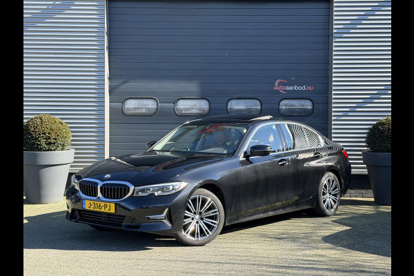 BMW 3-serie 320i High Executive | Panoramadak | Camera | Lederen Bekleding | Stoelverwarming | Sportstoelen |