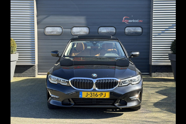 BMW 3-serie 320i High Executive | Panoramadak | Camera | Lederen Bekleding | Stoelverwarming | Sportstoelen |