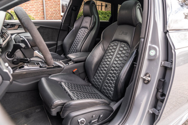 Audi RS4 Avant 2.9 TFSI Quattro | Keramisch | ACC | Carbon | Pano | B&O | 360 Camera | 20''