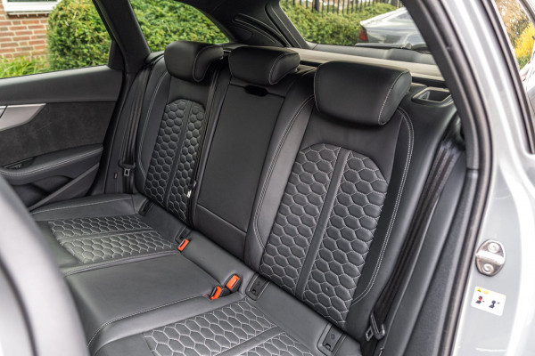 Audi RS4 Avant 2.9 TFSI Quattro | Keramisch | ACC | Carbon | Pano | B&O | 360 Camera | 20''