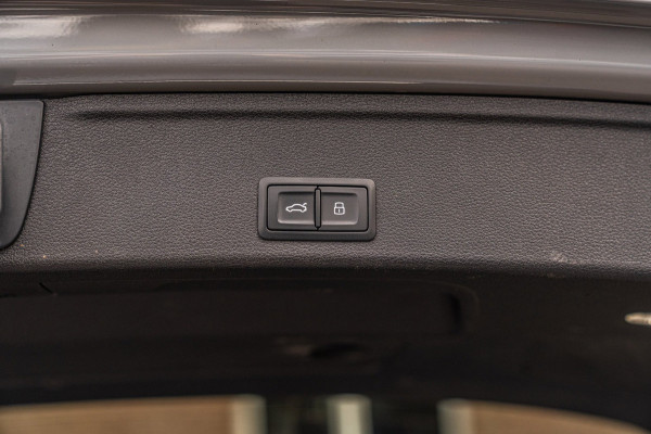 Audi RS4 Avant 2.9 TFSI Quattro | Keramisch | ACC | Carbon | Pano | B&O | 360 Camera | 20''