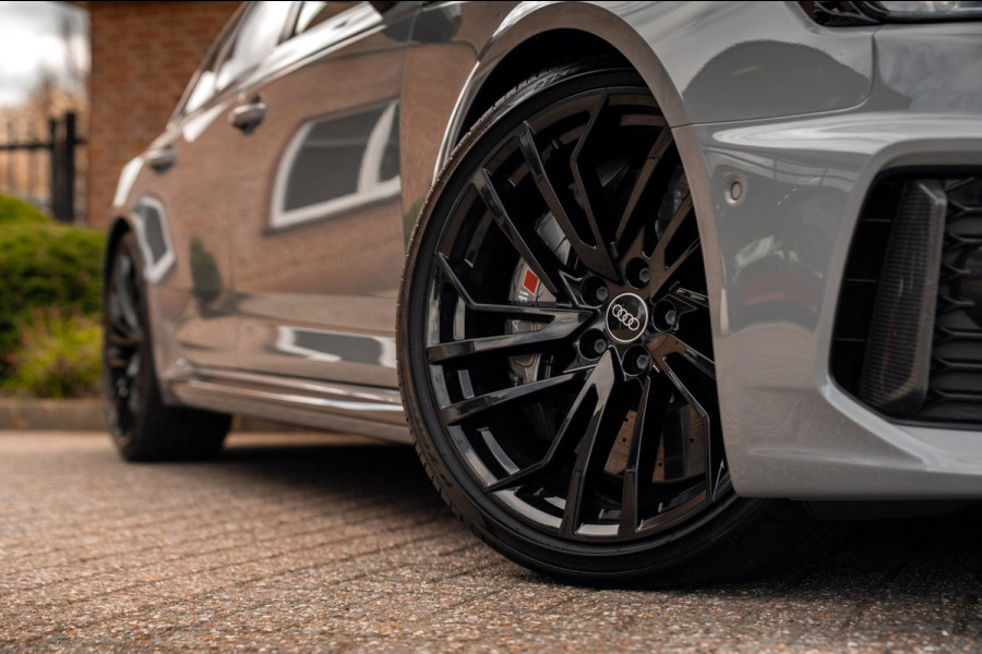 Audi RS4 Avant 2.9 TFSI Quattro | Keramisch | ACC | Carbon | Pano | B&O | 360 Camera | 20''