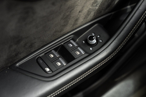 Audi RS4 Avant 2.9 TFSI Quattro | Keramisch | ACC | Carbon | Pano | B&O | 360 Camera | 20''