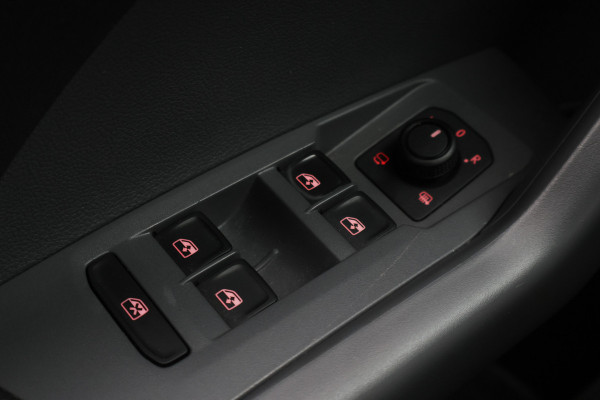 Volkswagen T-Cross 1.0 TSI Life ACC, Climate, Apple Carplay, Dodehoeksensor, PDC, 17"