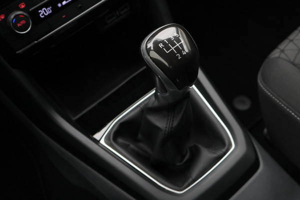 Volkswagen T-Cross 1.0 TSI Life ACC, Climate, Apple Carplay, Dodehoeksensor, PDC, 17"