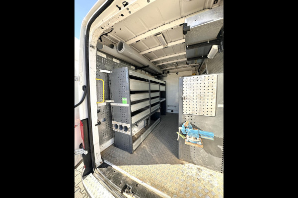 Volkswagen Crafter 35 2.0 TDI L2H2 Highline Navi|Trekhaak|Cruise