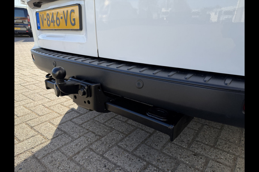 Ford Transit Custom 280 2.0 TDCI 130pk L1H1 Trend / vaste prijs rijklaar € 13.950 ex btw / euro 6 diesel / bpm vrij / trekhaak 2500 kg / airco / cruise / navigatie / pdc voor en achter