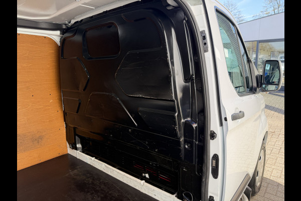 Ford Transit Custom 280 2.0 TDCI 130pk L1H1 Trend / vaste prijs rijklaar € 13.950 ex btw / euro 6 diesel / bpm vrij / trekhaak 2500 kg / airco / cruise / navigatie / pdc voor en achter