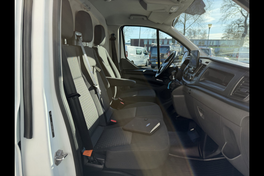 Ford Transit Custom 280 2.0 TDCI 130pk L1H1 Trend / vaste prijs rijklaar € 13.950 ex btw / euro 6 diesel / bpm vrij / trekhaak 2500 kg / airco / cruise / navigatie / pdc voor en achter