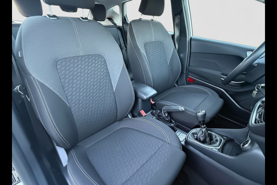 Ford Fiesta 1.0 EcoBoost 125 pk Hybrid Titanium, achteruitrijcamera, airco, NL auto met nap