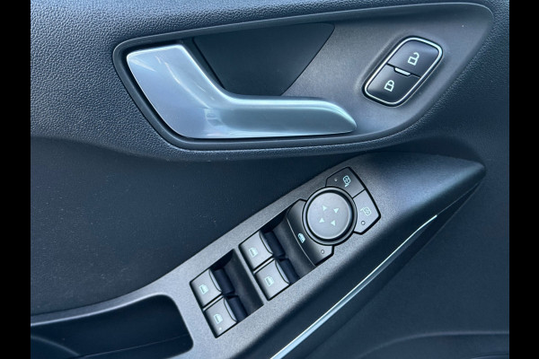 Ford Fiesta 1.0 EcoBoost 125 pk Hybrid Titanium, achteruitrijcamera, airco, NL auto met nap