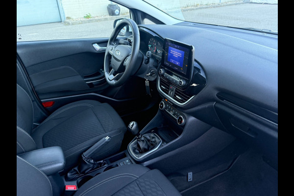 Ford Fiesta 1.0 EcoBoost 125 pk Hybrid Titanium, achteruitrijcamera, airco, NL auto met nap