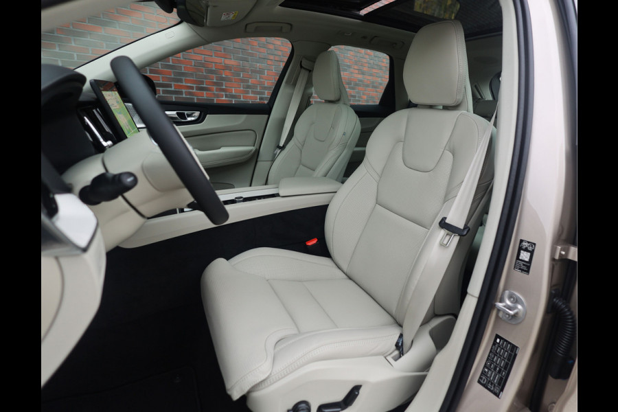 Volvo XC60 T8 AWD Ultra Dark | Direct rijden! - Trekhaak - Pano