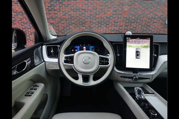 Volvo XC60 T8 AWD Ultra Dark | Direct rijden! - Trekhaak - Pano