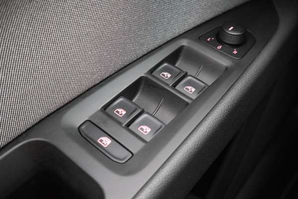 Seat Leon ST 1.0 TSI Style Ultimate Edition Camera, Keyless, Apple Carplay, Climate, PDC