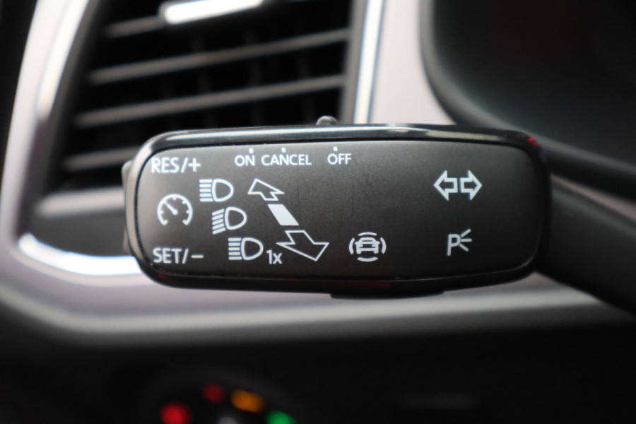 Seat Leon ST 1.0 TSI Style Ultimate Edition Camera, Keyless, Apple Carplay, Climate, PDC