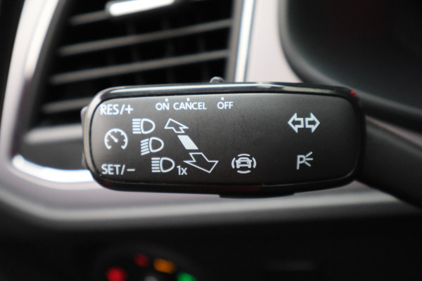 Seat Leon ST 1.0 TSI Style Ultimate Edition Camera, Keyless, Apple Carplay, Climate, PDC