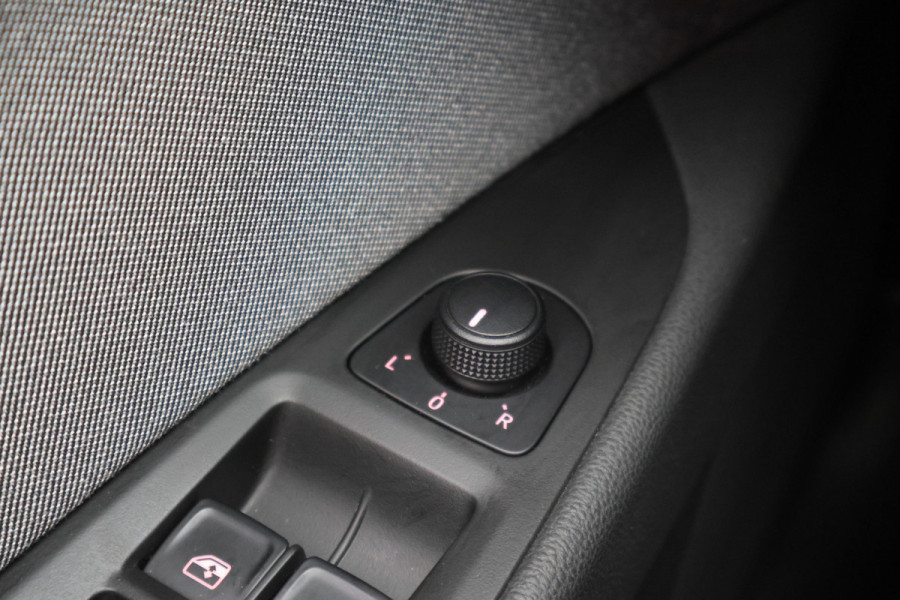 Seat Leon ST 1.0 TSI Style Ultimate Edition Camera, Keyless, Apple Carplay, Climate, PDC