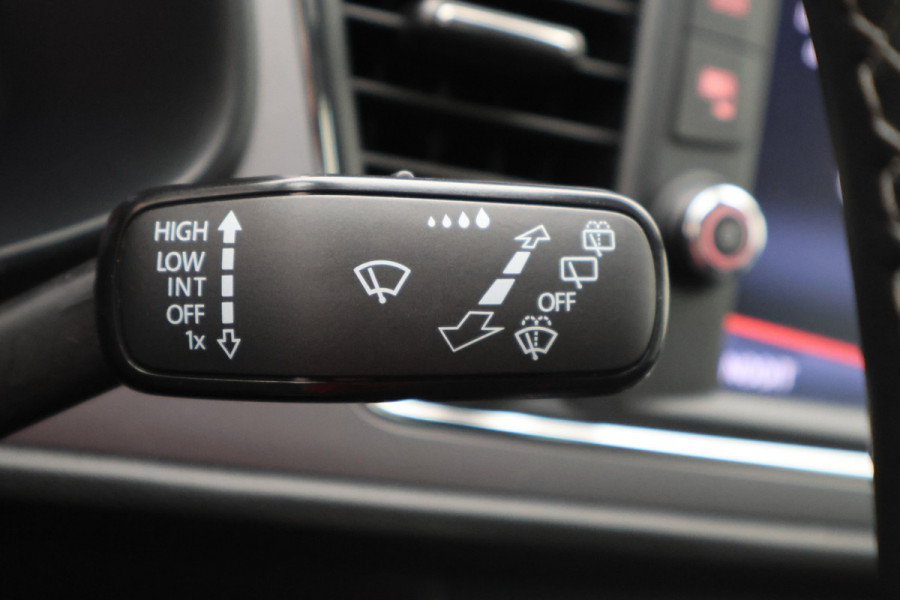 Seat Leon ST 1.0 TSI Style Ultimate Edition Camera, Keyless, Apple Carplay, Climate, PDC