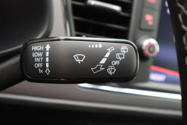 Seat Leon ST 1.0 TSI Style Ultimate Edition Camera, Keyless, Apple Carplay, Climate, PDC