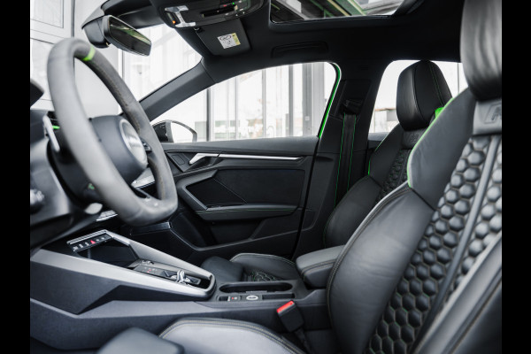 Audi RS3 Limousine 2.5 TFSI quattro | Keramisch | Panorama | Hulk