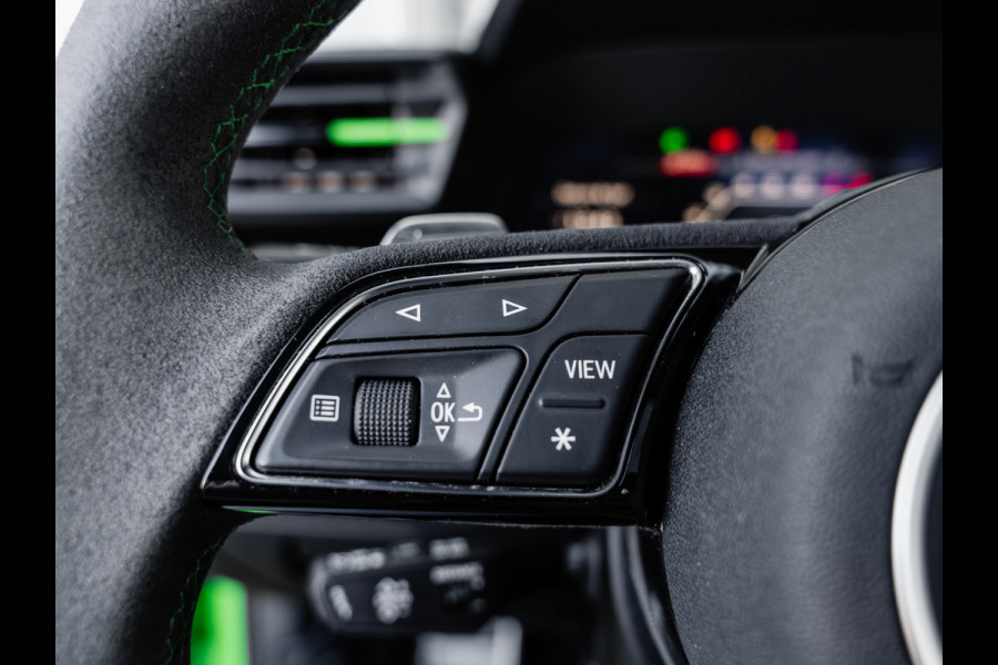 Audi RS3 Limousine 2.5 TFSI quattro | Keramisch | Panorama | Hulk