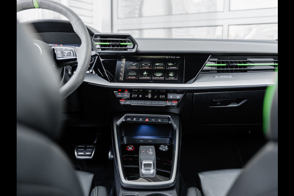 Audi RS3 Limousine 2.5 TFSI quattro | Keramisch | Panorama | Hulk