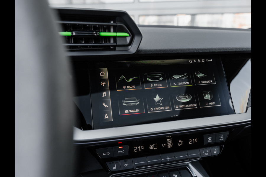 Audi RS3 Limousine 2.5 TFSI quattro | Keramisch | Panorama | Hulk