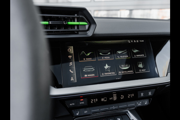 Audi RS3 Limousine 2.5 TFSI quattro | Keramisch | Panorama | Hulk