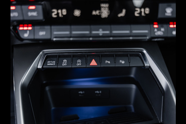 Audi RS3 Limousine 2.5 TFSI quattro | Keramisch | Panorama | Hulk