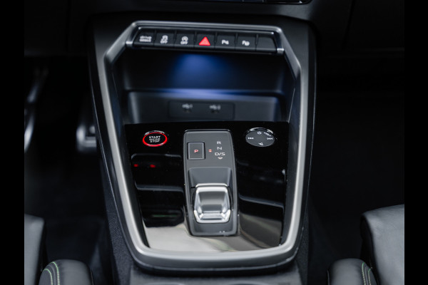 Audi RS3 Limousine 2.5 TFSI quattro | Keramisch | Panorama | Hulk