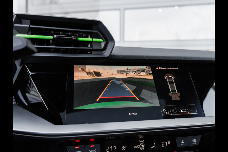 Audi RS3 Limousine 2.5 TFSI quattro | Keramisch | Panorama | Hulk