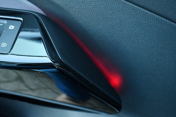 Volkswagen ID.4 Pro 77 kWh Trekhaak | 1e eig | ACC | Wit metallic