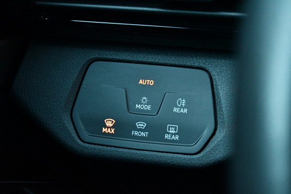 Volkswagen ID.4 Pro 77 kWh Trekhaak | 1e eig | ACC | Wit metallic