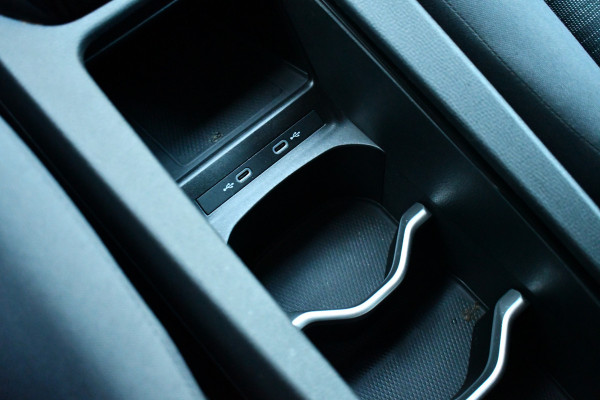 Volkswagen ID.4 Pro 77 kWh Trekhaak | 1e eig | ACC | Wit metallic