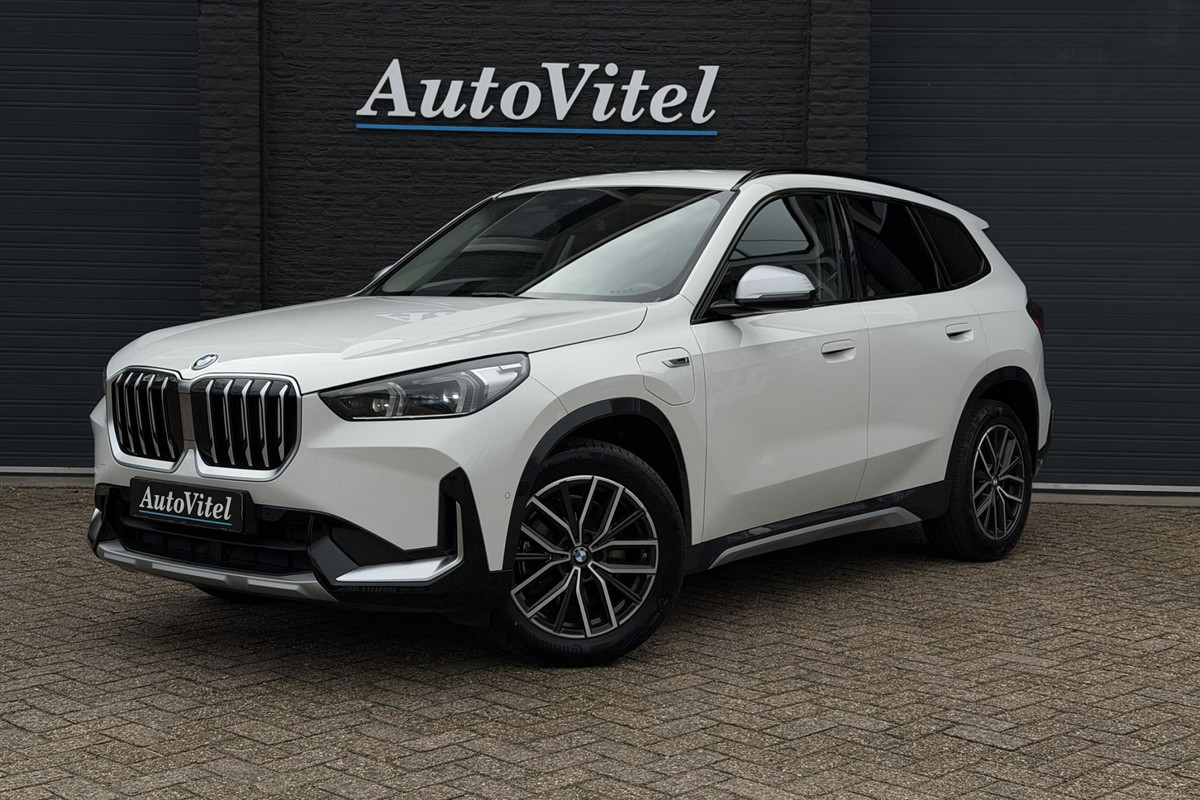 BMW X1 xDrive30e X-Line | Widescreen Facelift | Sportleder | Trekhaak | Camera | Comfort Access