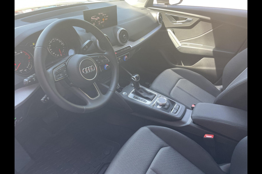 Audi Q2 35 TFSI S-Line Edition Navigatie Apple Carplay/Android auto Camera Climate Control Electrische kofferbak Adaptive Cruise control Parkeer sensoren