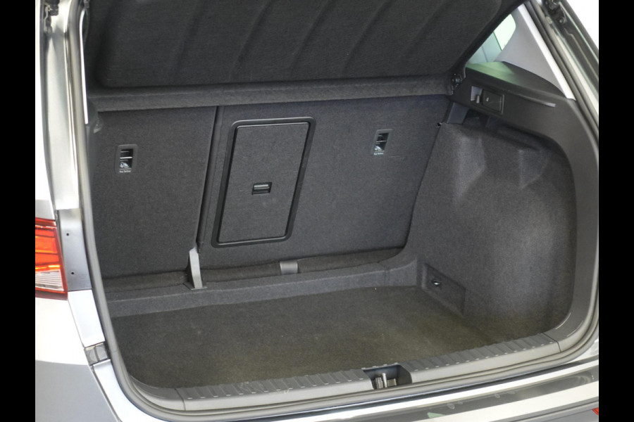 Seat Ateca 1.5 TSI Style Business Intense Airco Cruise Control Navigatie Virtual Cockpit Privacy Glass PDC VA Camera